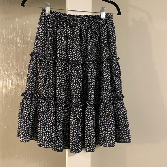 SHEIN Stretchy, A-Line Skirt in Navy Blue, White Floral Detail, Size Medium - Picture 4 of 4